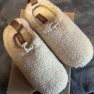 UGG Kids Tan Fleece Slippers